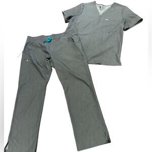 Figs Technical Collection Women’s XL Gray Scrubs 2 Piece Set - Shirt and Pants